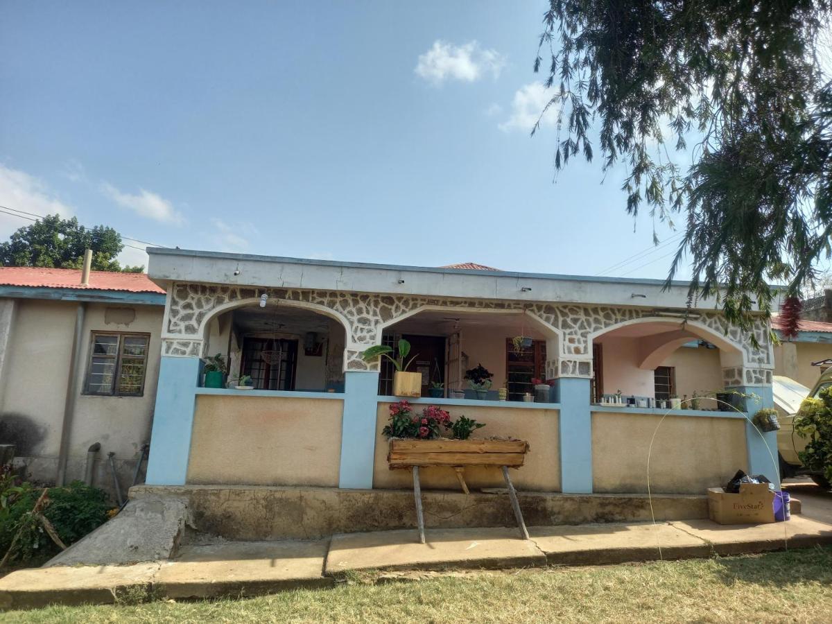 Emmy'S Backpackers Hostel Iringa Buitenkant foto