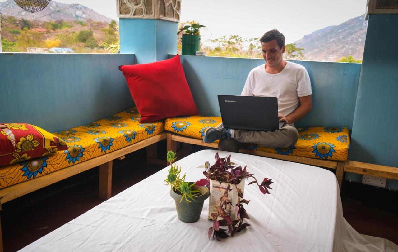Emmy'S Backpackers Hostel Iringa Buitenkant foto