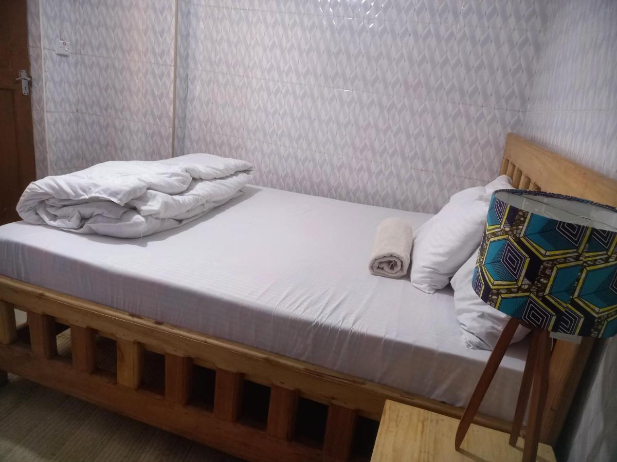 Emmy'S Backpackers Hostel Iringa Buitenkant foto